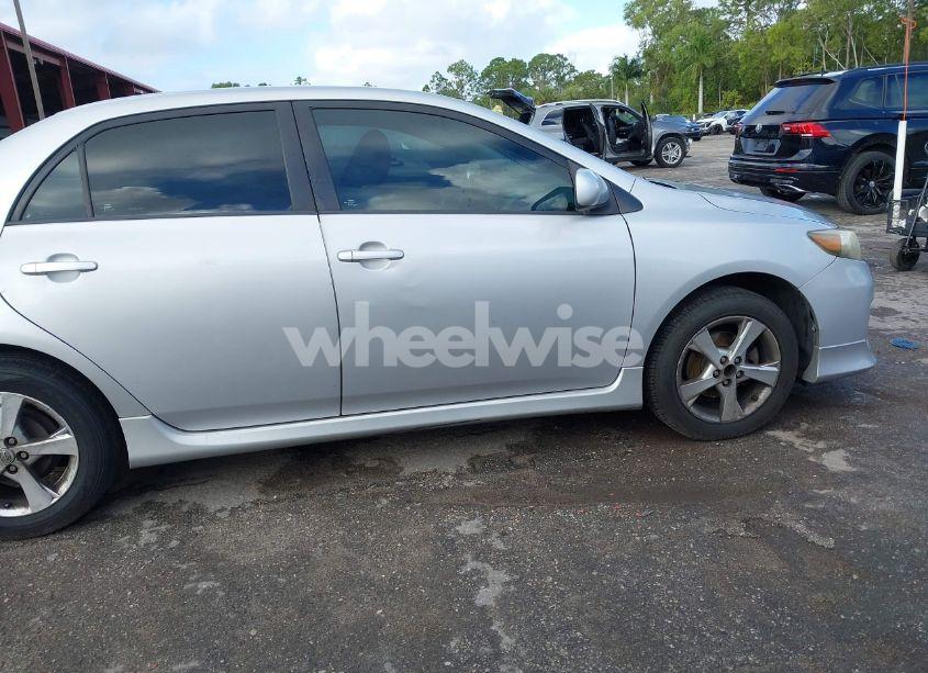 Photo 14 of 2011 Toyota Corolla S (VIN 2T1BU4EE0BC702563)