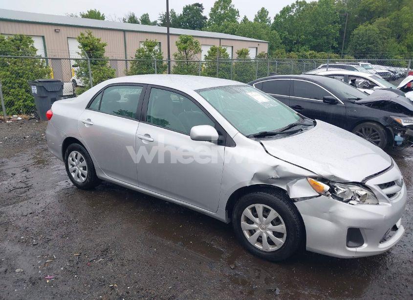 2011 Toyota Corolla LE (VIN 2T1BU4EE0BC731190) main photo