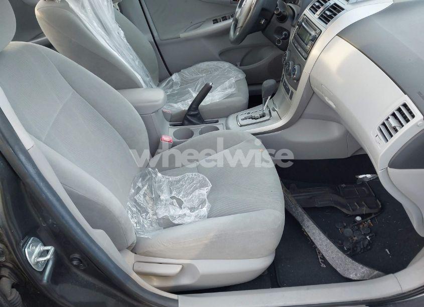 Photo 5 of 2012 Toyota Corolla LE (VIN 2T1BU4EE0CC885285)