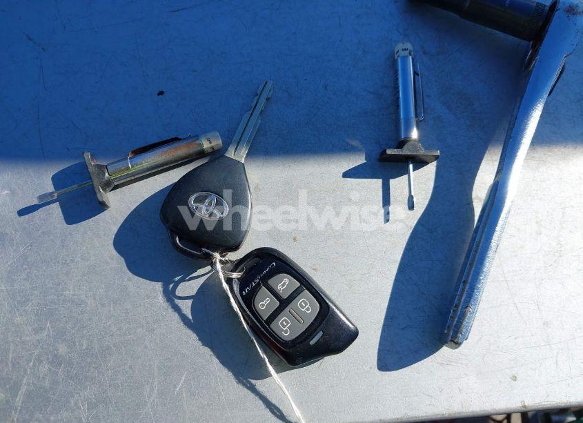 Photo 11 of 2012 Toyota Corolla LE (VIN 2T1BU4EE0CC886100)