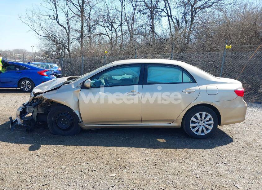 Photo 15 of 2012 Toyota Corolla LE (VIN 2T1BU4EE0CC901131)