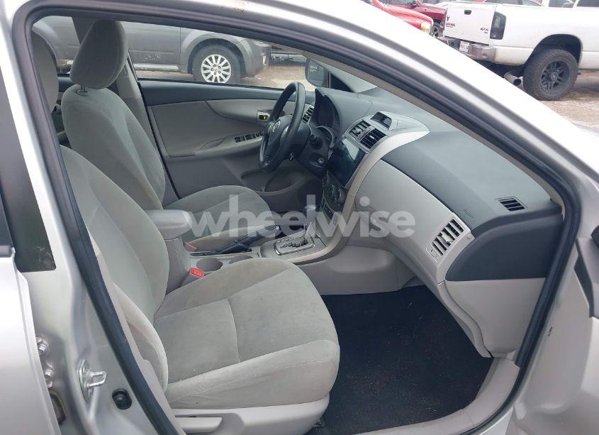 Photo 5 of 2012 Toyota Corolla LE (VIN 2T1BU4EE0CC907348)