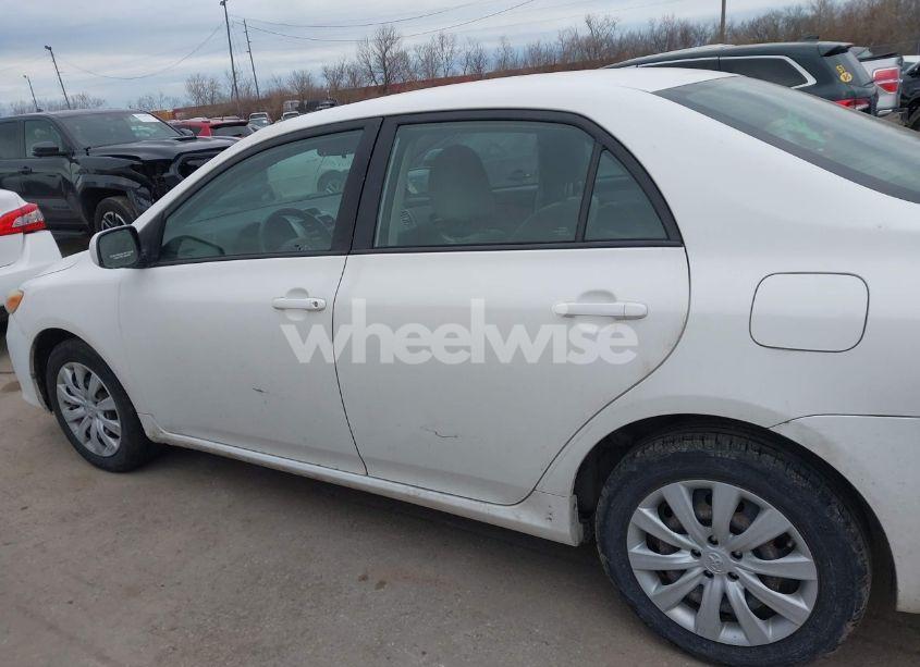 Photo 14 of 2012 Toyota Corolla LE (VIN 2T1BU4EE0CC914803)