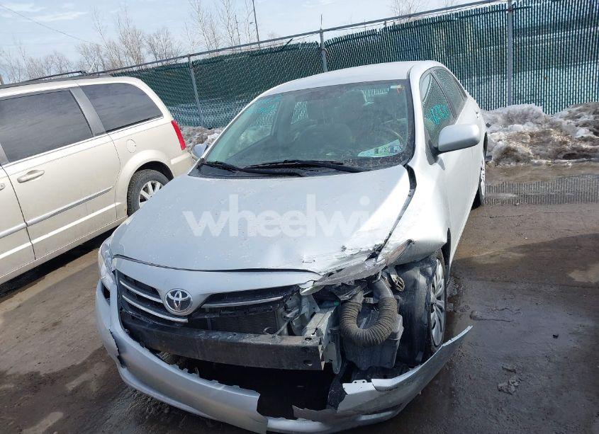 Photo 12 of 2013 Toyota Corolla LE (VIN 2T1BU4EE0DC012900)