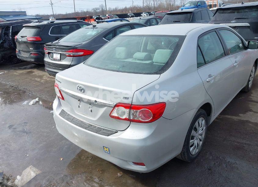 Photo 16 of 2013 Toyota Corolla LE (VIN 2T1BU4EE0DC012900)