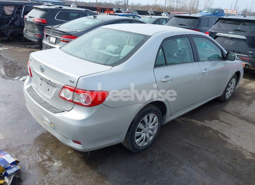 Photo 4 of 2013 Toyota Corolla LE (VIN 2T1BU4EE0DC012900)
