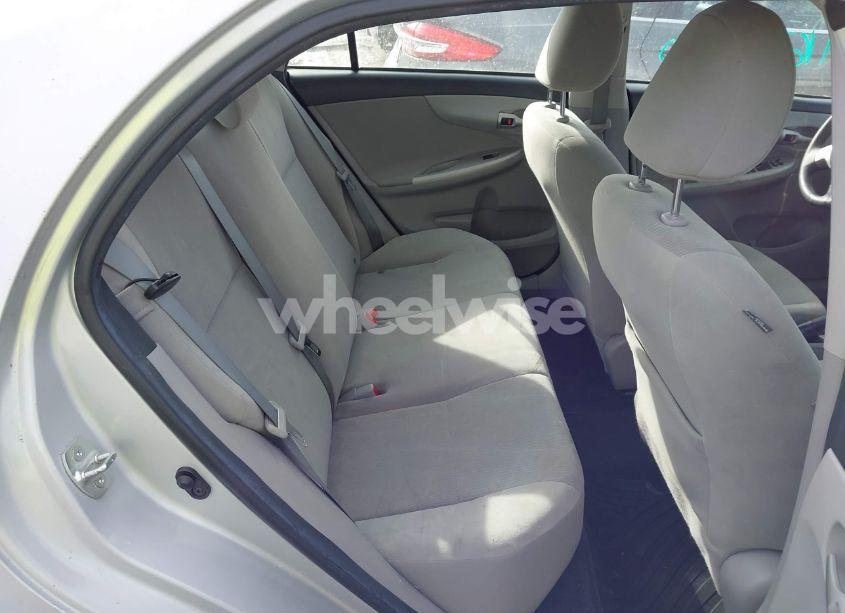 Photo 8 of 2013 Toyota Corolla LE (VIN 2T1BU4EE0DC012900)