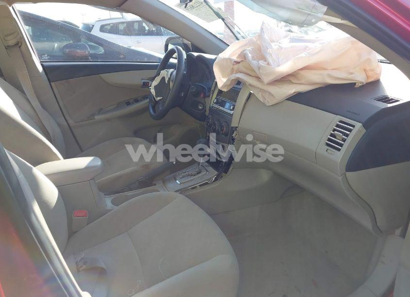 Photo 5 of 2013 Toyota Corolla LE (VIN 2T1BU4EE0DC016672)