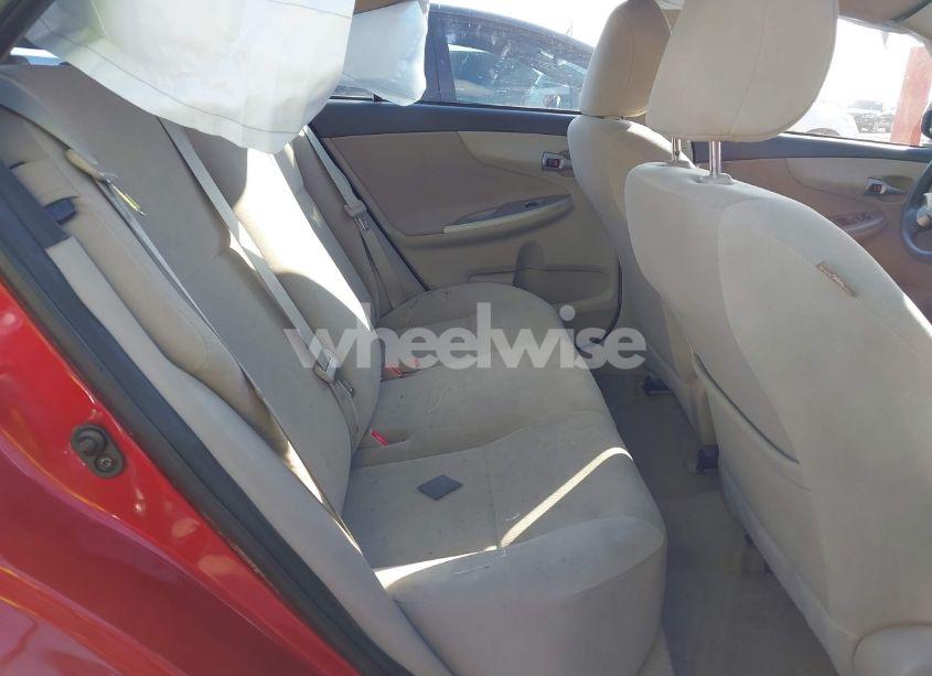 Photo 8 of 2013 Toyota Corolla LE (VIN 2T1BU4EE0DC016672)