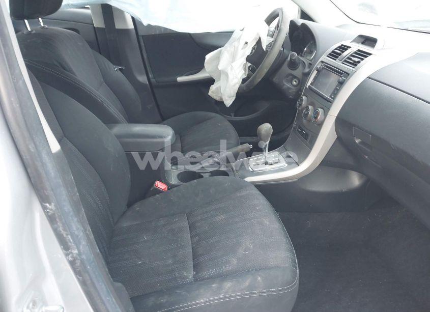 Photo 5 of 2013 Toyota Corolla S (VIN 2T1BU4EE0DC017238)