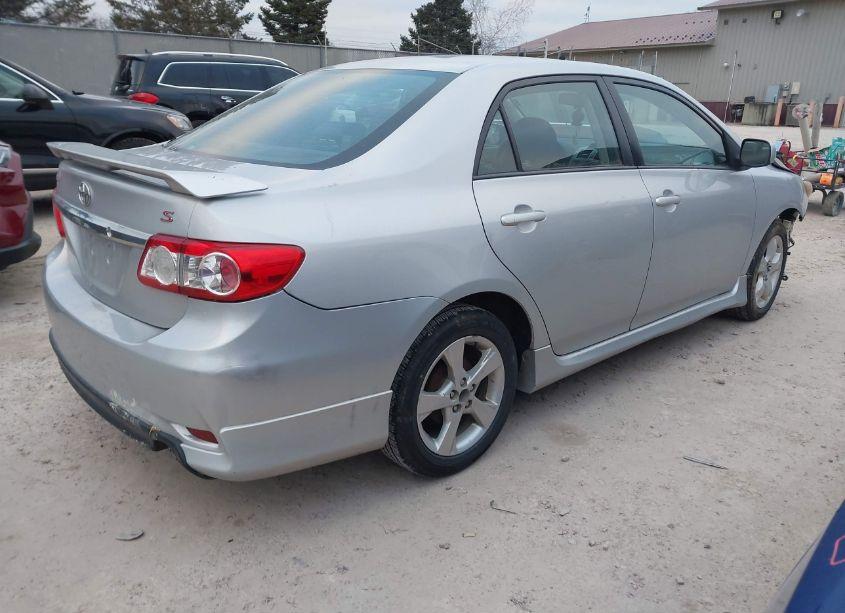 Photo 4 of 2013 Toyota Corolla S (VIN 2T1BU4EE0DC042950)