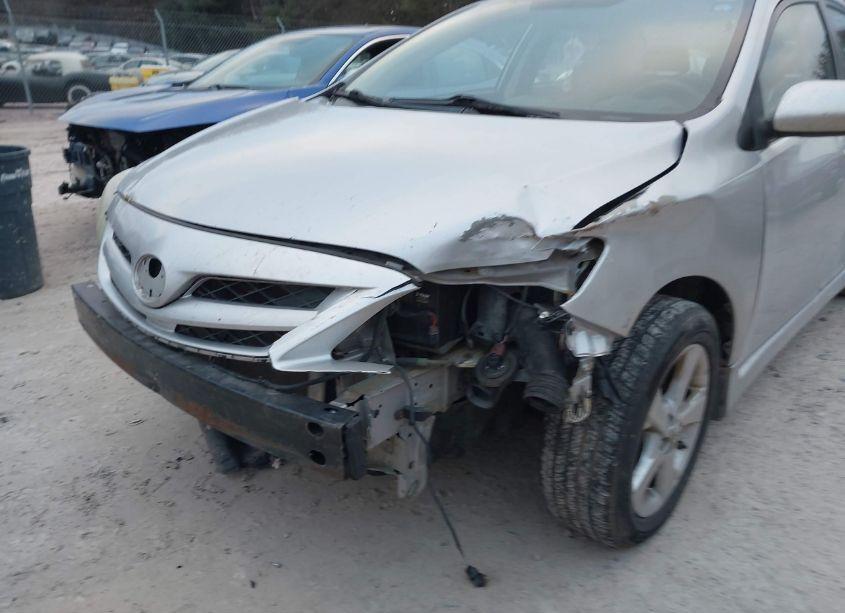 Photo 6 of 2013 Toyota Corolla S (VIN 2T1BU4EE0DC042950)