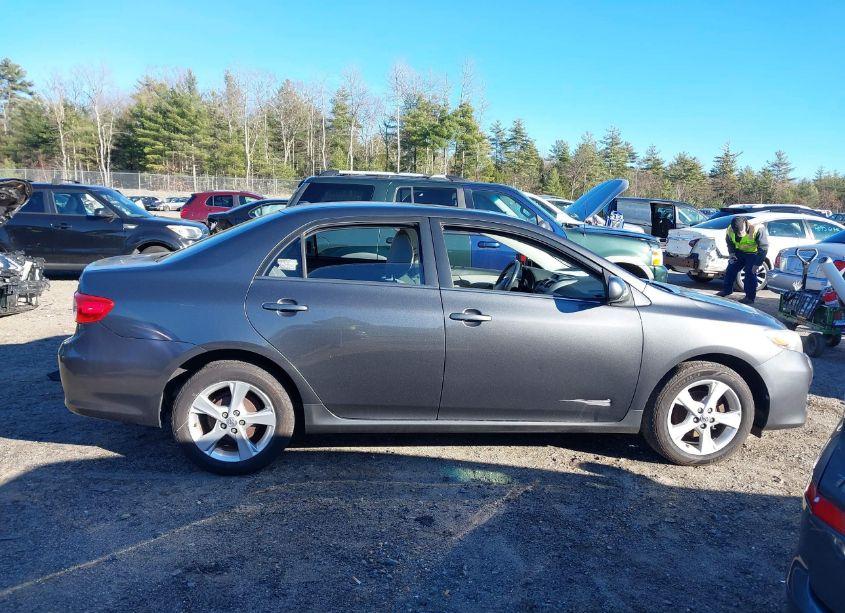 Photo 13 of 2013 Toyota Corolla S/LE (VIN 2T1BU4EE0DC052605)