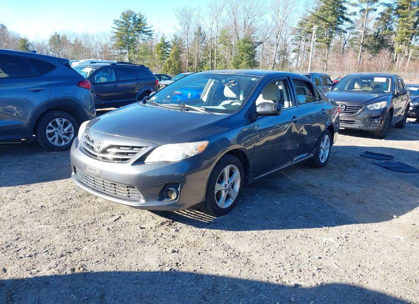 Photo 2 of 2013 Toyota Corolla S/LE (VIN 2T1BU4EE0DC052605)