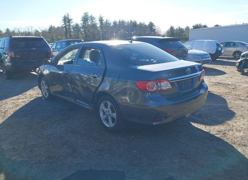Photo 3 of 2013 Toyota Corolla S/LE (VIN 2T1BU4EE0DC052605)