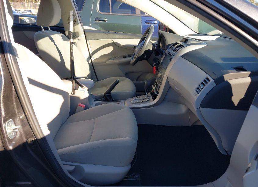 Photo 5 of 2013 Toyota Corolla S/LE (VIN 2T1BU4EE0DC052605)