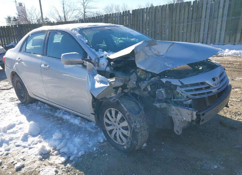 2013 Toyota Corolla LE (VIN 2T1BU4EE0DC058257) main photo