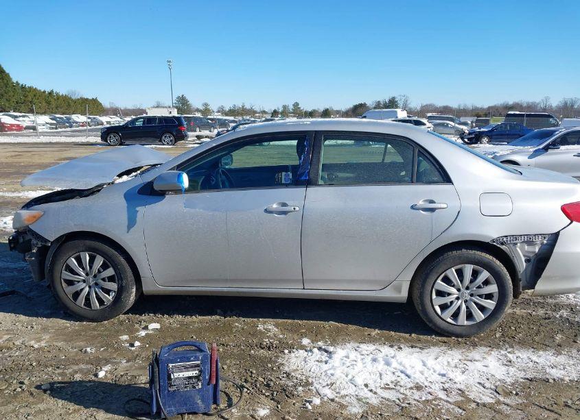 Photo 15 of 2013 Toyota Corolla LE (VIN 2T1BU4EE0DC058257)