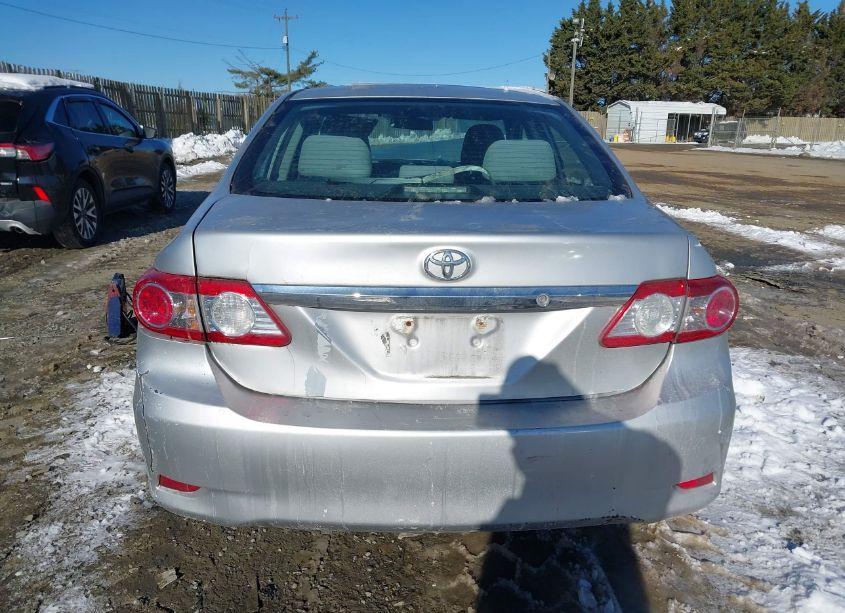 Photo 17 of 2013 Toyota Corolla LE (VIN 2T1BU4EE0DC058257)