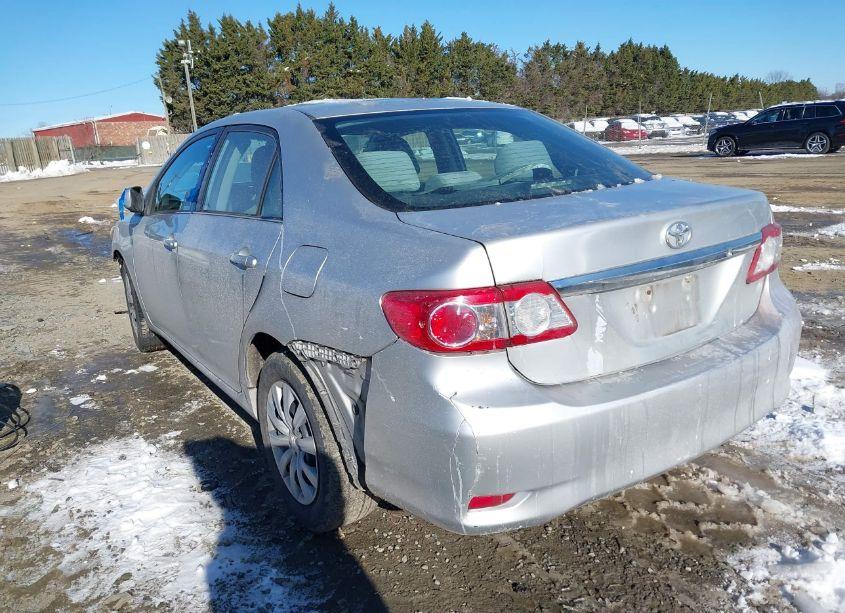 Photo 3 of 2013 Toyota Corolla LE (VIN 2T1BU4EE0DC058257)