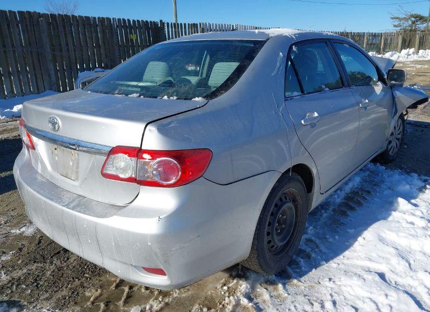 Photo 4 of 2013 Toyota Corolla LE (VIN 2T1BU4EE0DC058257)