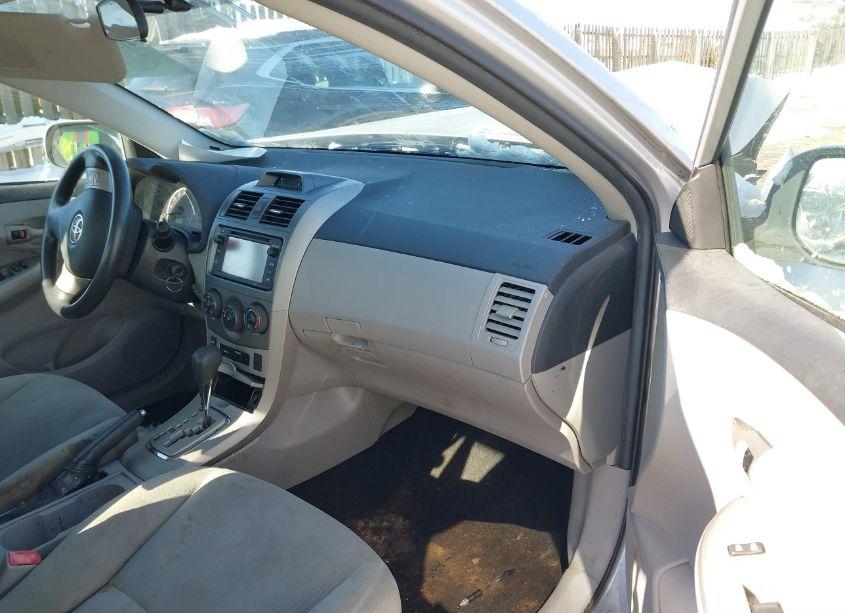 Photo 5 of 2013 Toyota Corolla LE (VIN 2T1BU4EE0DC058257)