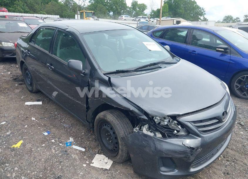 2013 Toyota Corolla LE (VIN 2T1BU4EE0DC069193) main photo