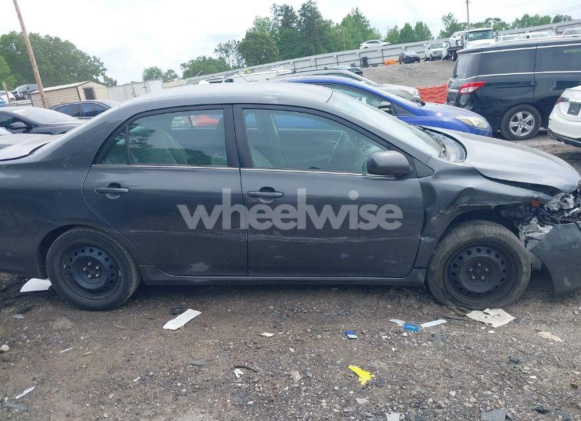 Photo 13 of 2013 Toyota Corolla LE (VIN 2T1BU4EE0DC069193)