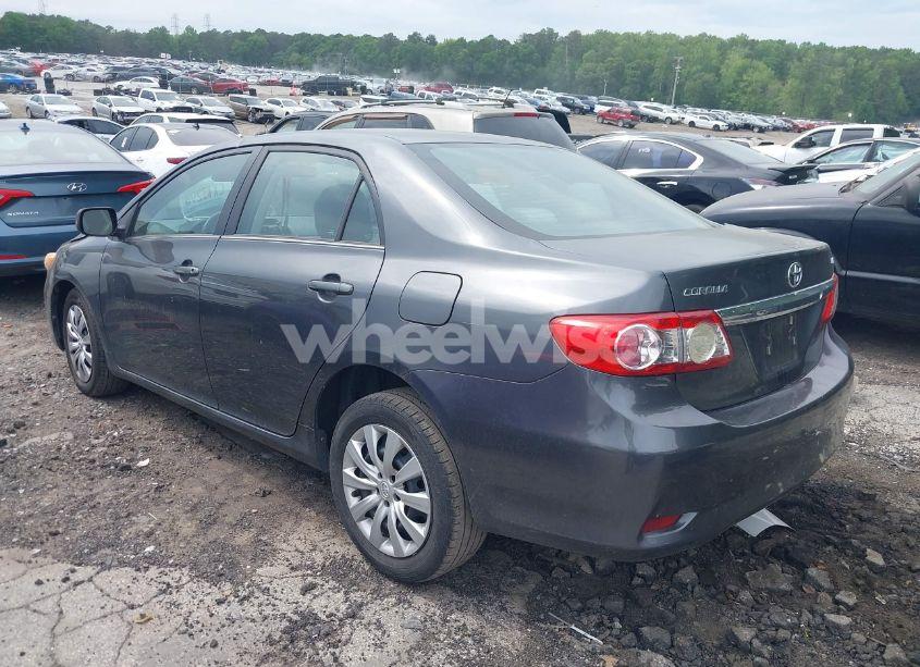 Photo 3 of 2013 Toyota Corolla LE (VIN 2T1BU4EE0DC069193)