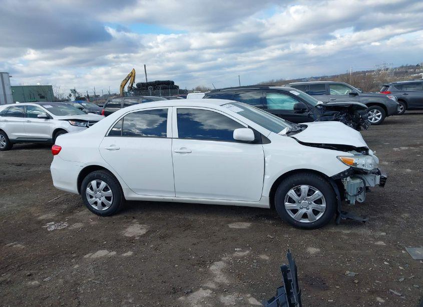 Photo 13 of 2013 Toyota Corolla L (VIN 2T1BU4EE0DC071512)