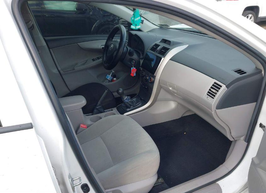 Photo 5 of 2013 Toyota Corolla L (VIN 2T1BU4EE0DC071512)