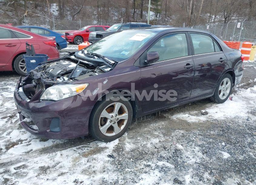 Photo 2 of 2013 Toyota Corolla LE SPECIAL EDITION (VIN 2T1BU4EE0DC095664)