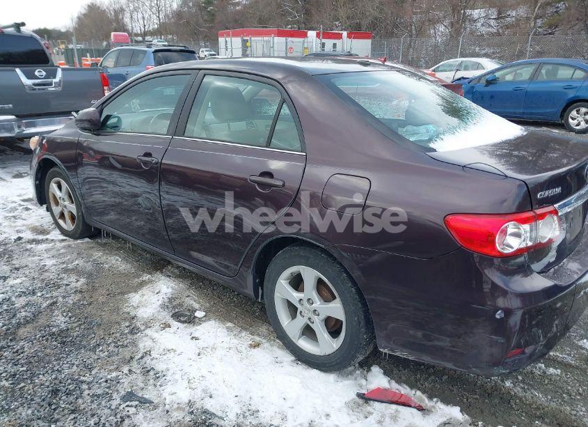 Photo 3 of 2013 Toyota Corolla LE SPECIAL EDITION (VIN 2T1BU4EE0DC095664)