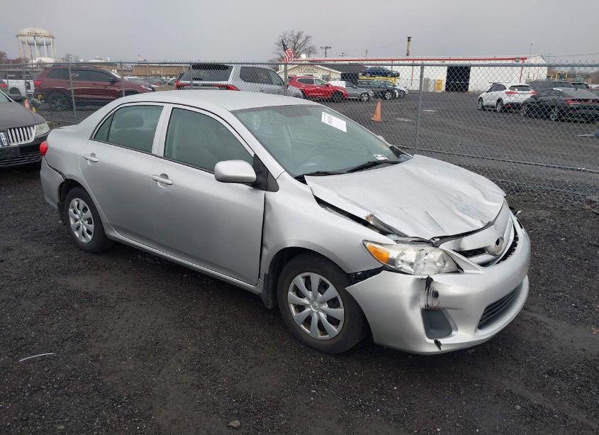 2013 Toyota Corolla L (VIN 2T1BU4EE0DC108140) main photo