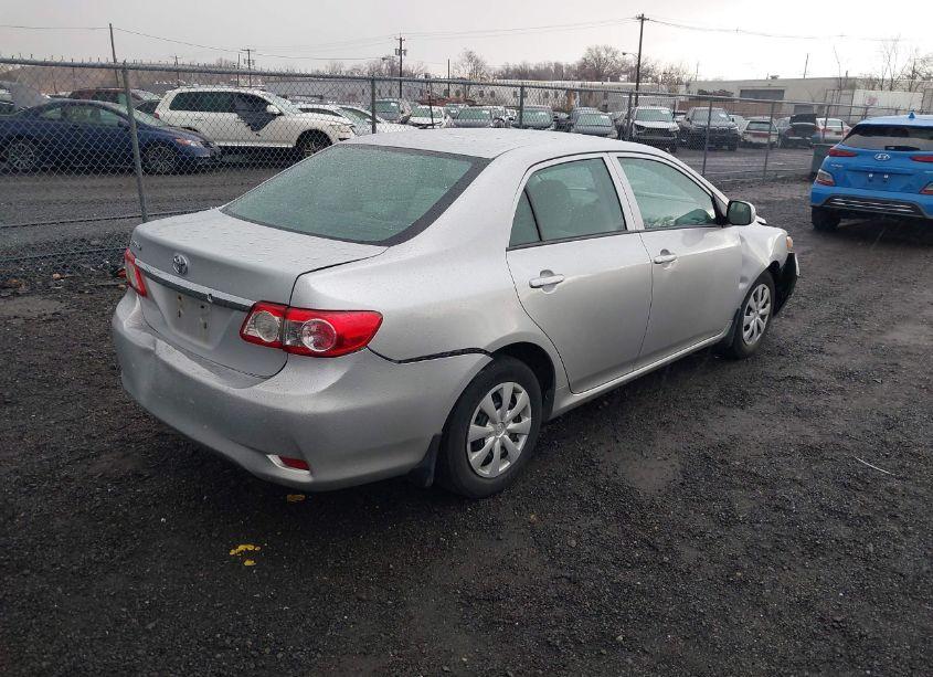 Photo 4 of 2013 Toyota Corolla L (VIN 2T1BU4EE0DC108140)