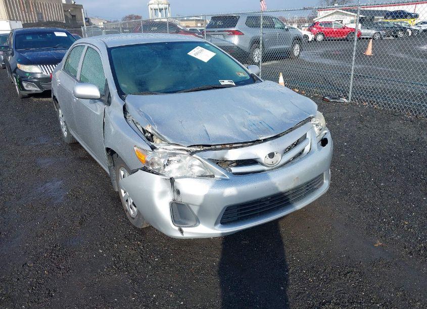 Photo 6 of 2013 Toyota Corolla L (VIN 2T1BU4EE0DC108140)