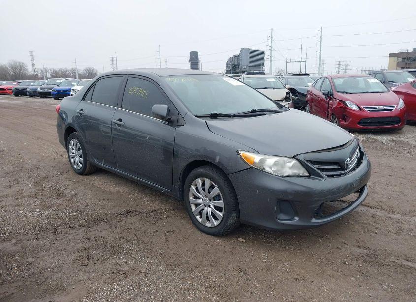 2013 Toyota Corolla LE (VIN 2T1BU4EE0DC109899) main photo