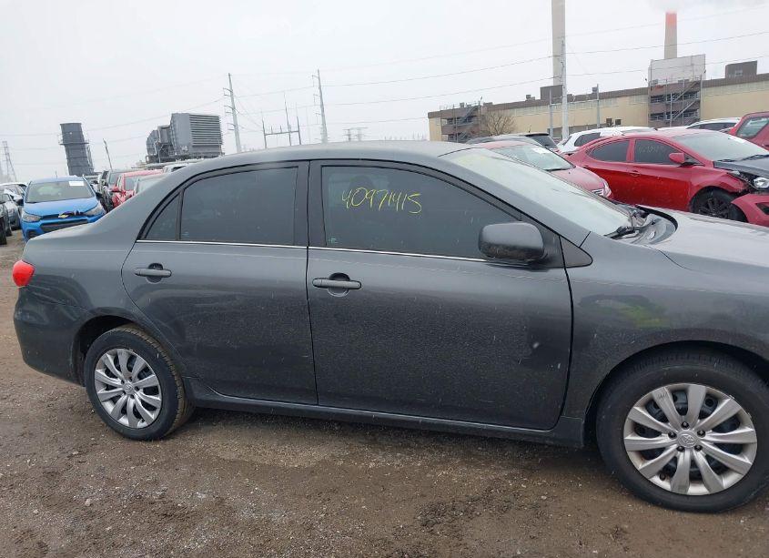 Photo 13 of 2013 Toyota Corolla LE (VIN 2T1BU4EE0DC109899)