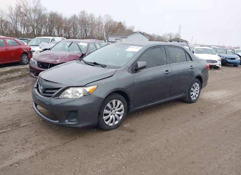 Photo 2 of 2013 Toyota Corolla LE (VIN 2T1BU4EE0DC109899)