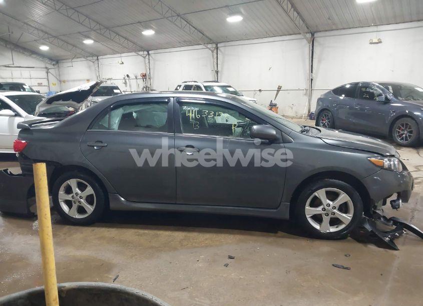 Photo 13 of 2013 Toyota Corolla S (VIN 2T1BU4EE0DC925835)