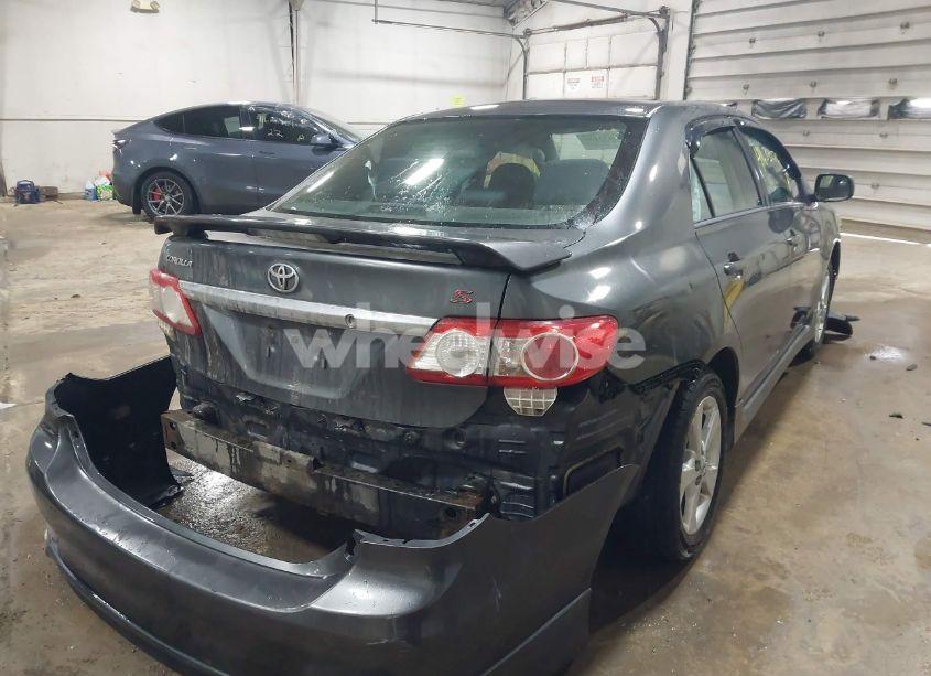 Photo 4 of 2013 Toyota Corolla S (VIN 2T1BU4EE0DC925835)