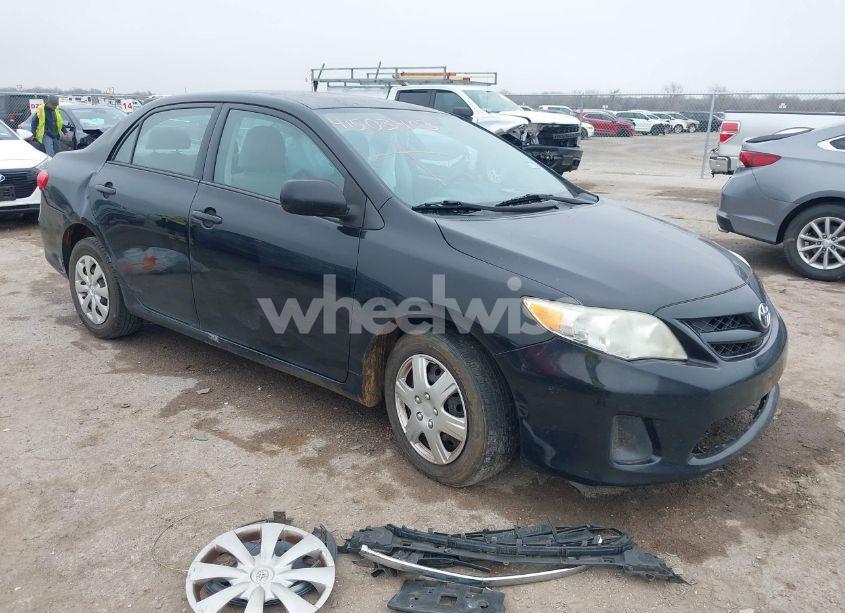 2013 Toyota Corolla L (VIN 2T1BU4EE0DC945499) main photo