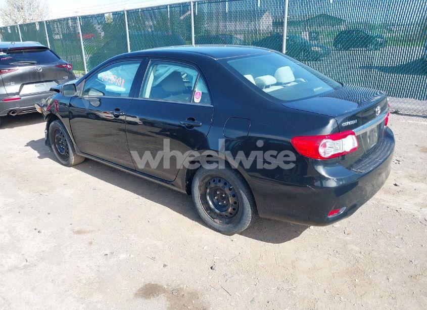 Photo 3 of 2013 Toyota Corolla LE (VIN 2T1BU4EE0DC946457)