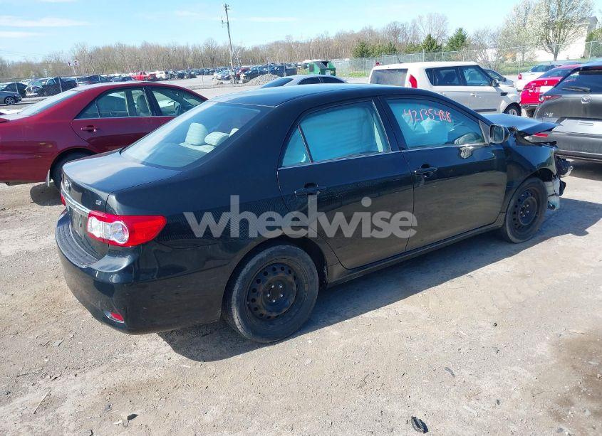 Photo 4 of 2013 Toyota Corolla LE (VIN 2T1BU4EE0DC946457)