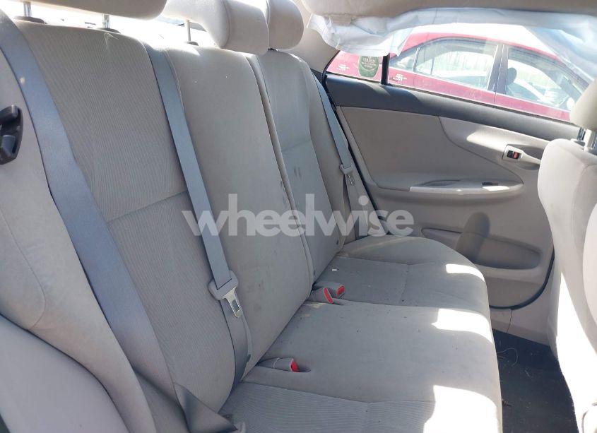 Photo 8 of 2013 Toyota Corolla LE (VIN 2T1BU4EE0DC946457)