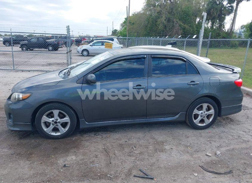 Photo 14 of 2013 Toyota Corolla S (VIN 2T1BU4EE0DC960651)