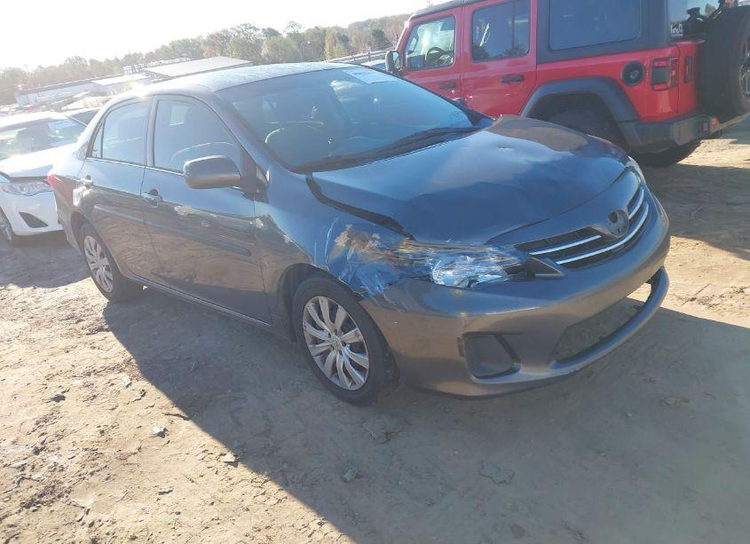 2013 Toyota Corolla LE (VIN 2T1BU4EE0DC965977) main photo