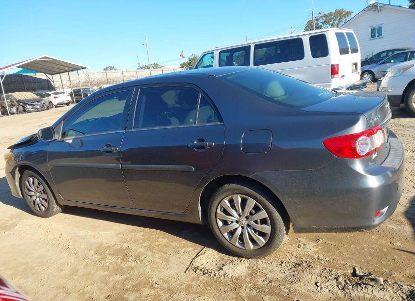 Photo 14 of 2013 Toyota Corolla LE (VIN 2T1BU4EE0DC965977)