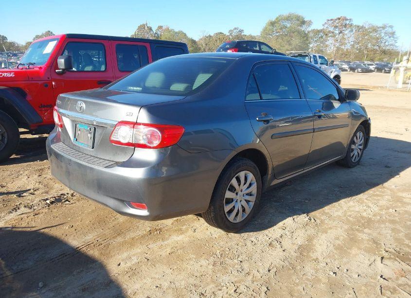 Photo 4 of 2013 Toyota Corolla LE (VIN 2T1BU4EE0DC965977)