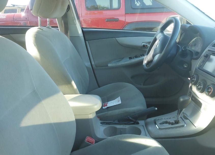 Photo 5 of 2013 Toyota Corolla LE (VIN 2T1BU4EE0DC965977)